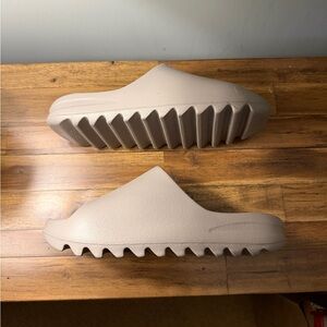Yeezy Slide 01 (Gray)